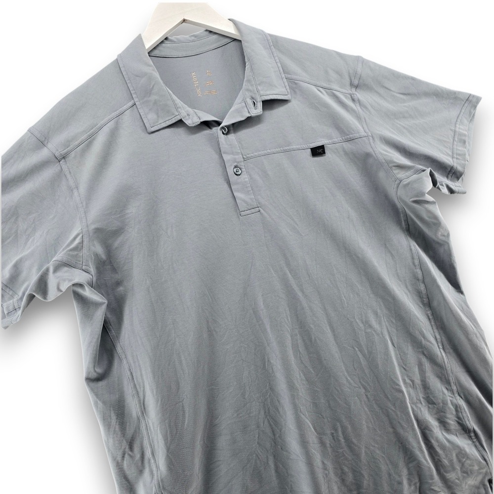 Arcteryx Mens XL Gray Short Sleeve Polo Shirt Performance Chest Logo Technical